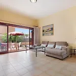 La Palmera De Nyaraló La Oliva